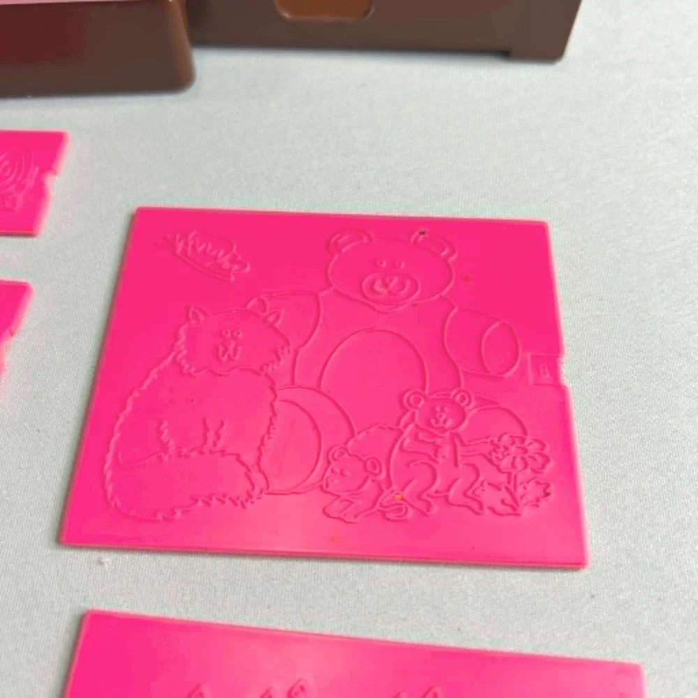 Vintage Tomy Great Greetings Rubbing Plate Art Set Pink 9 Reversible Plates